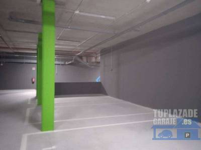 se alquila plaza de garaje de 18 m2 (3,5m x 5 m) con fácil acceso en edificio de nueva construcció