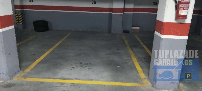 Amplio aparcamiento en zona de Juan Carlos I - 948013030333