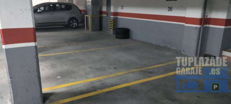 Amplio aparcamiento en zona de Juan Carlos I - 948013030333