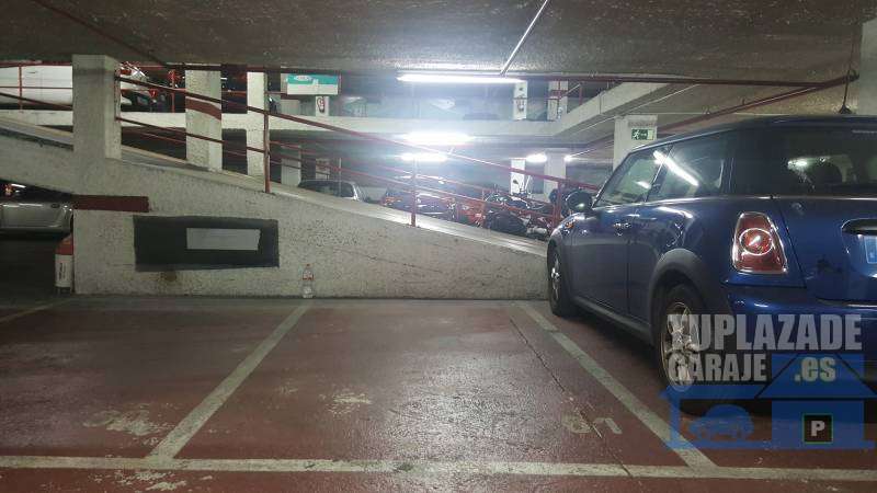 Plaza parking pequeña céntrica en detra Eixample - 648281328736