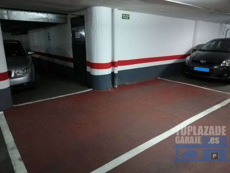 Plaza de garaje para coche grande o Land Rover - 02940162281299