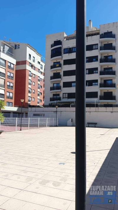 plaza garaje en av. lidón, 57. acceso por calle antonio prades safont, frente parque. acceso a plaz