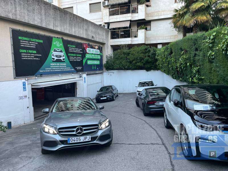 Alquiler de +70 plazas de garaje para coche y moto en el barrio del pilar, entre las 4 torres y la vaguada en Madrid - 203163281499