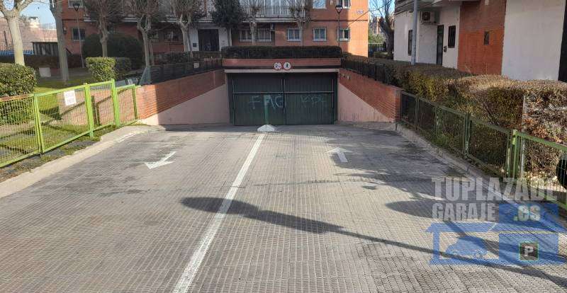 Plaza de Garaje en alquiler - 4841116281514