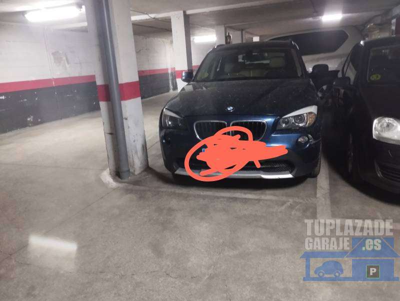 Garaje amplio para coche grande y moto grande. - 56129145281354