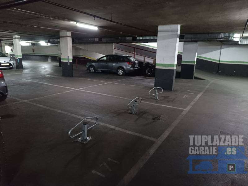 Tres plazas de garaje en Barcelona. (17.000 €/cada una) - 8022112381629