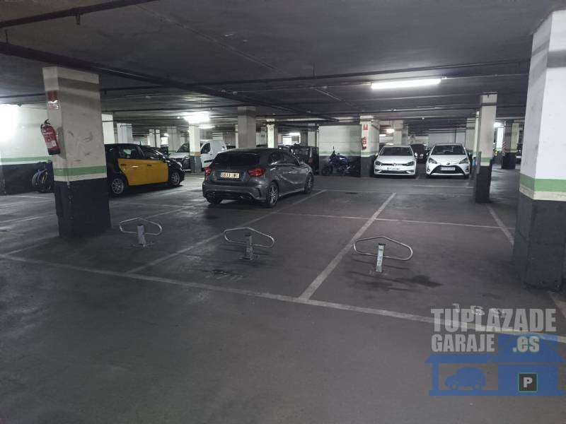 Tres plazas de garaje en Barcelona. (17.000 €/cada una) - 8022112381629