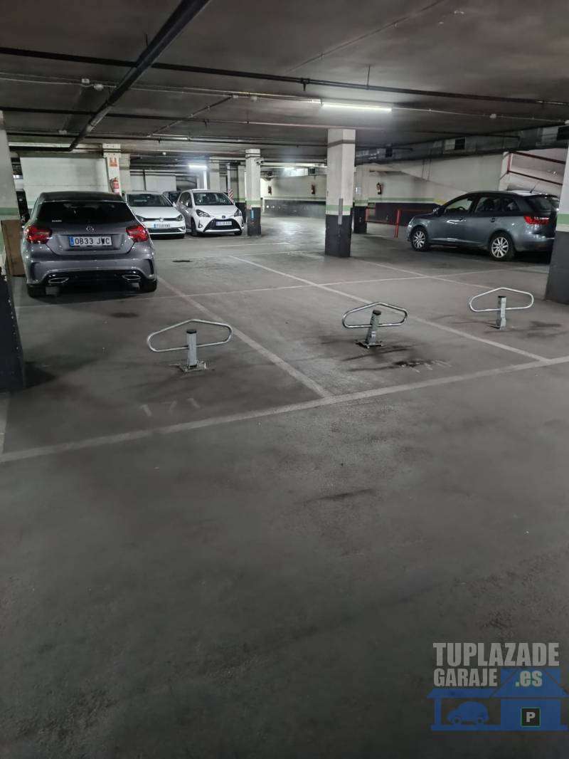 Tres plazas de garaje en Barcelona. (17.000 €/cada una) - 8022112381629