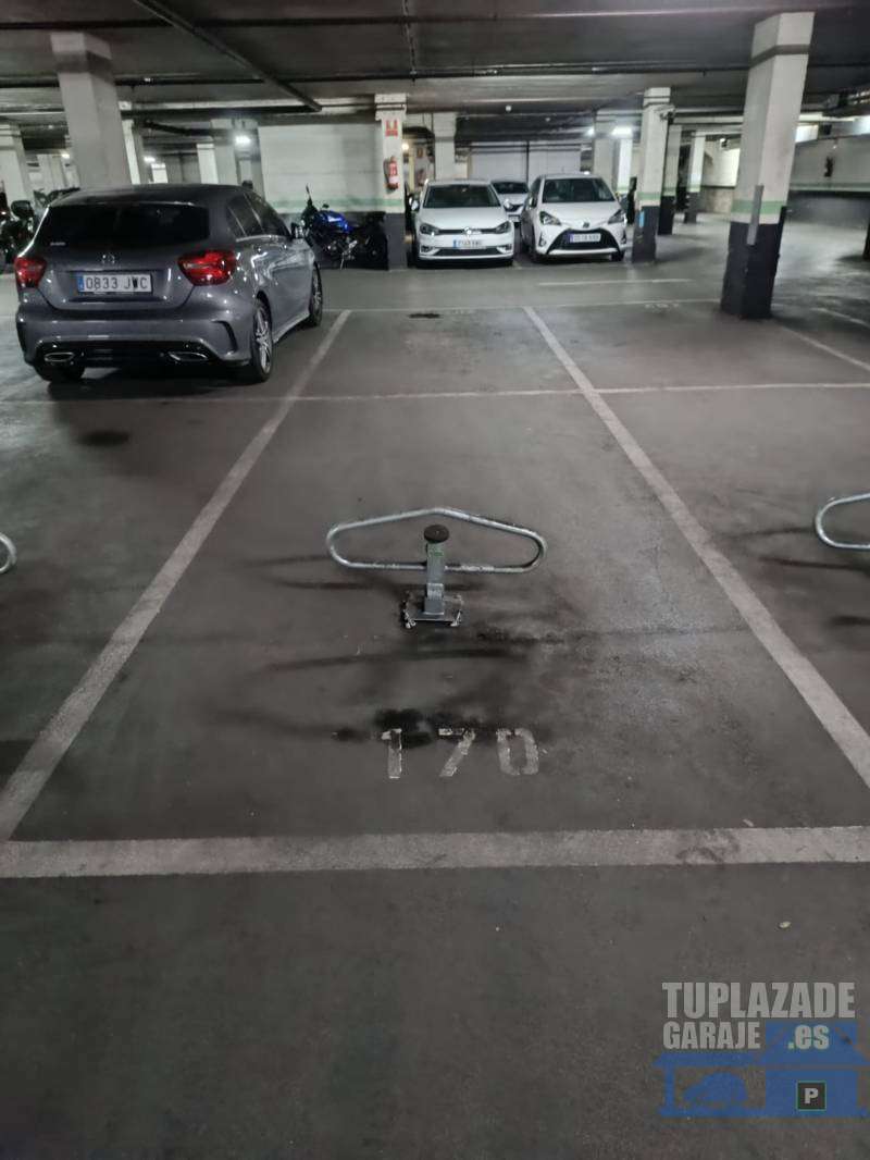 Tres plazas de garaje en Barcelona. (17.000 €/cada una) - 8022112381629