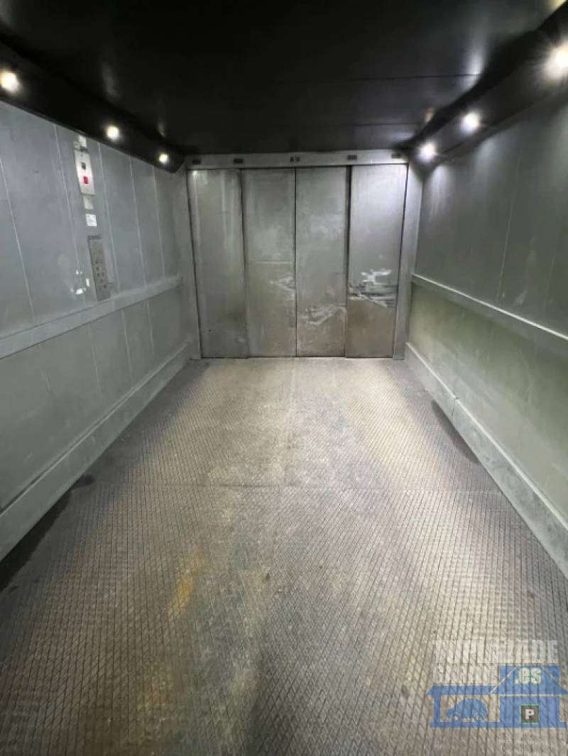 Plaza de garaje para coche grande en Malasaña. - 44076131281634