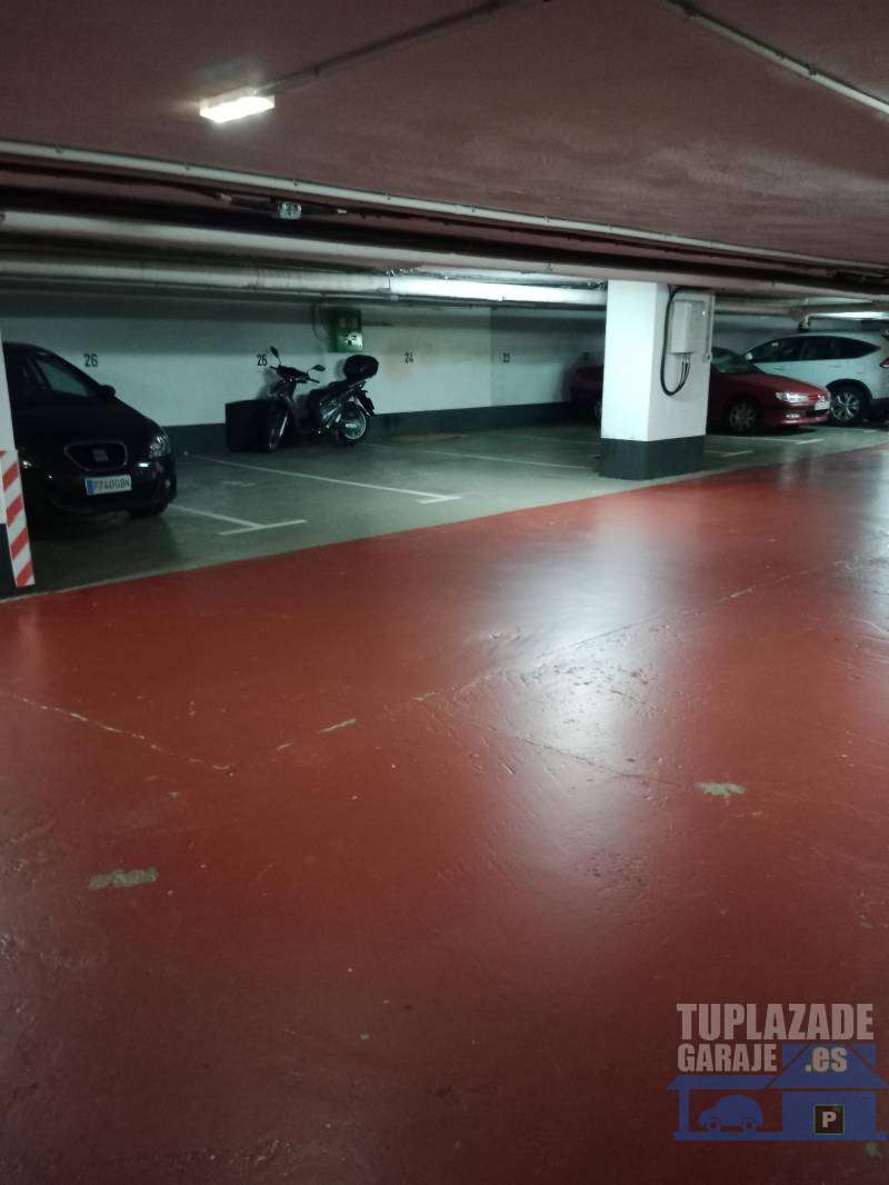 Plaza grande de garaje - 44416244201736