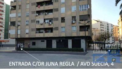 alquiler plaza de garaje en avenida suecia 4, entrada por c/ juan regla.