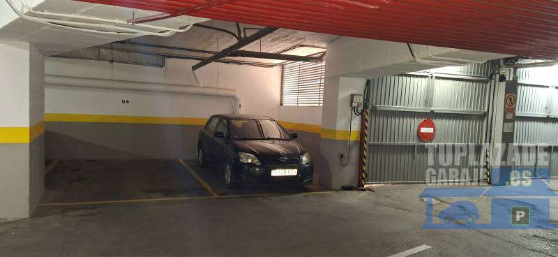 Alquilo garaje calle Hoyuelo, 2 Pacífico, fácil acceso, planta calle, no subterráneo, nueva finca, a 3 metros entrada. - 26238264281765 - 76051291281765
