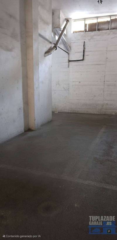 se vendebplaza de garaje. también hay trastero, ambas cosas juntas se vendería por 22000€, solo 