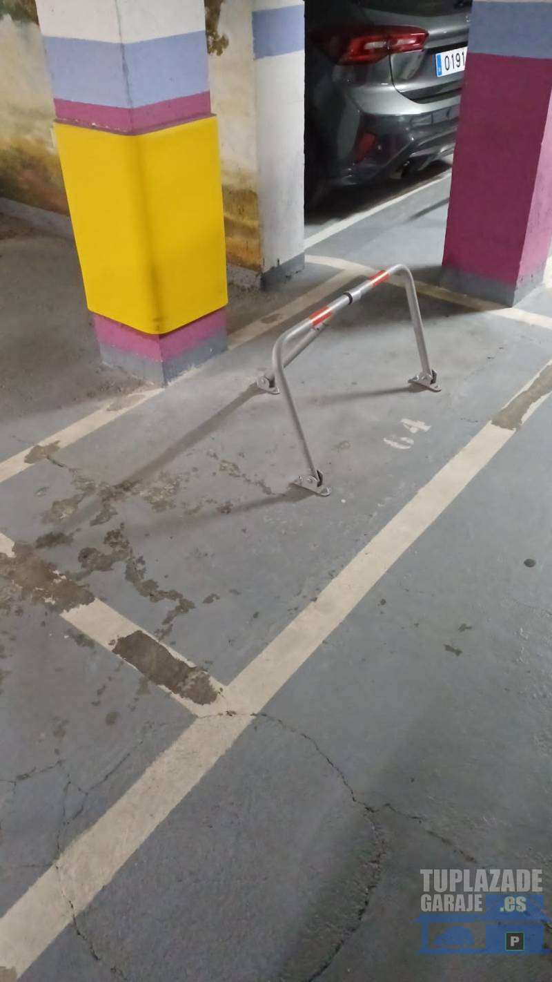 Plazas para moto en Valdezarza - 1767434928398