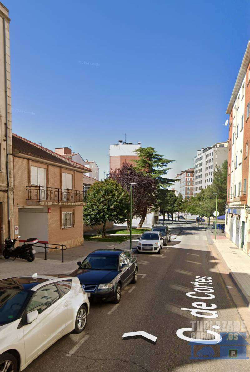 Alquilo plaza de garaje de 13m2 junto al Bar Steisi - 6057731791851