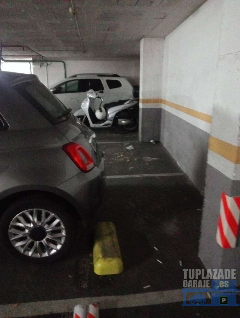 Plaza de pàrquing en alquiler. Baix Guinardó. Parquing en la calle Castillejos, 419, 08025 Barcelona - 64884981782