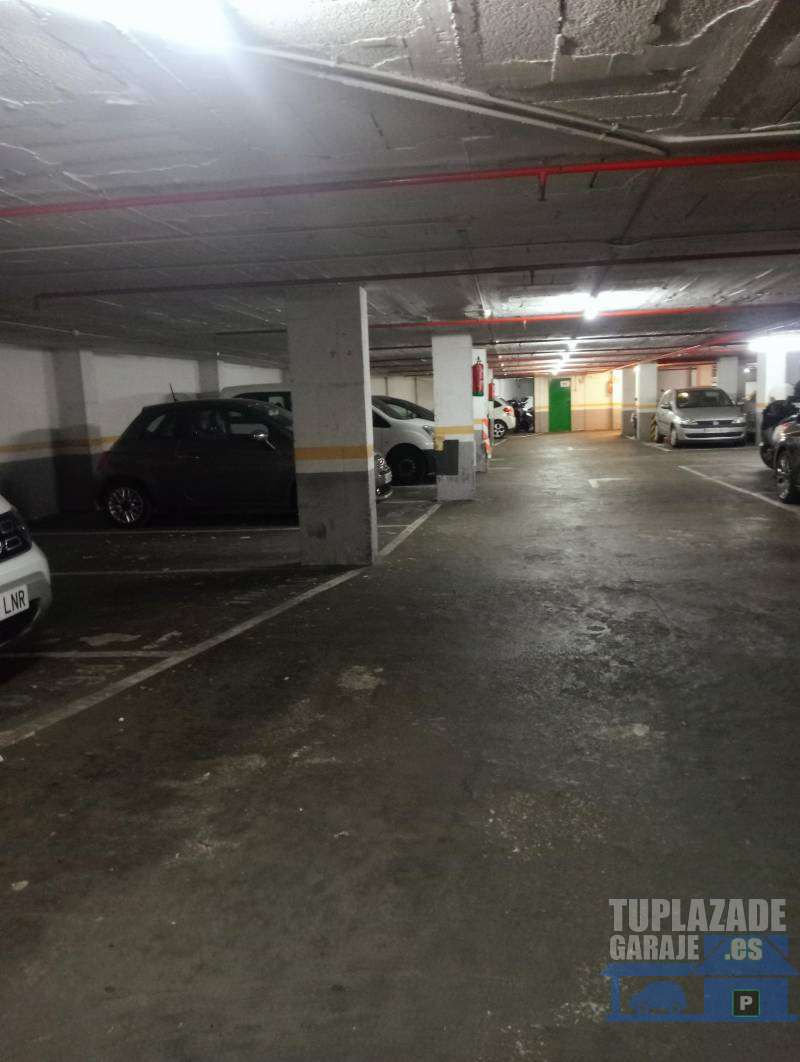 Plaza de pàrquing en alquiler. Baix Guinardó. Parquing en la calle Castillejos, 419, 08025 Barcelona - 64884981782
