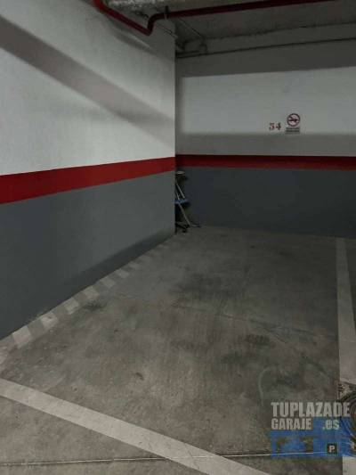 se alquilan dos plazas de garaje por 150€ cada una (2.35x4.45) para coche. garaje cubierto con pue
