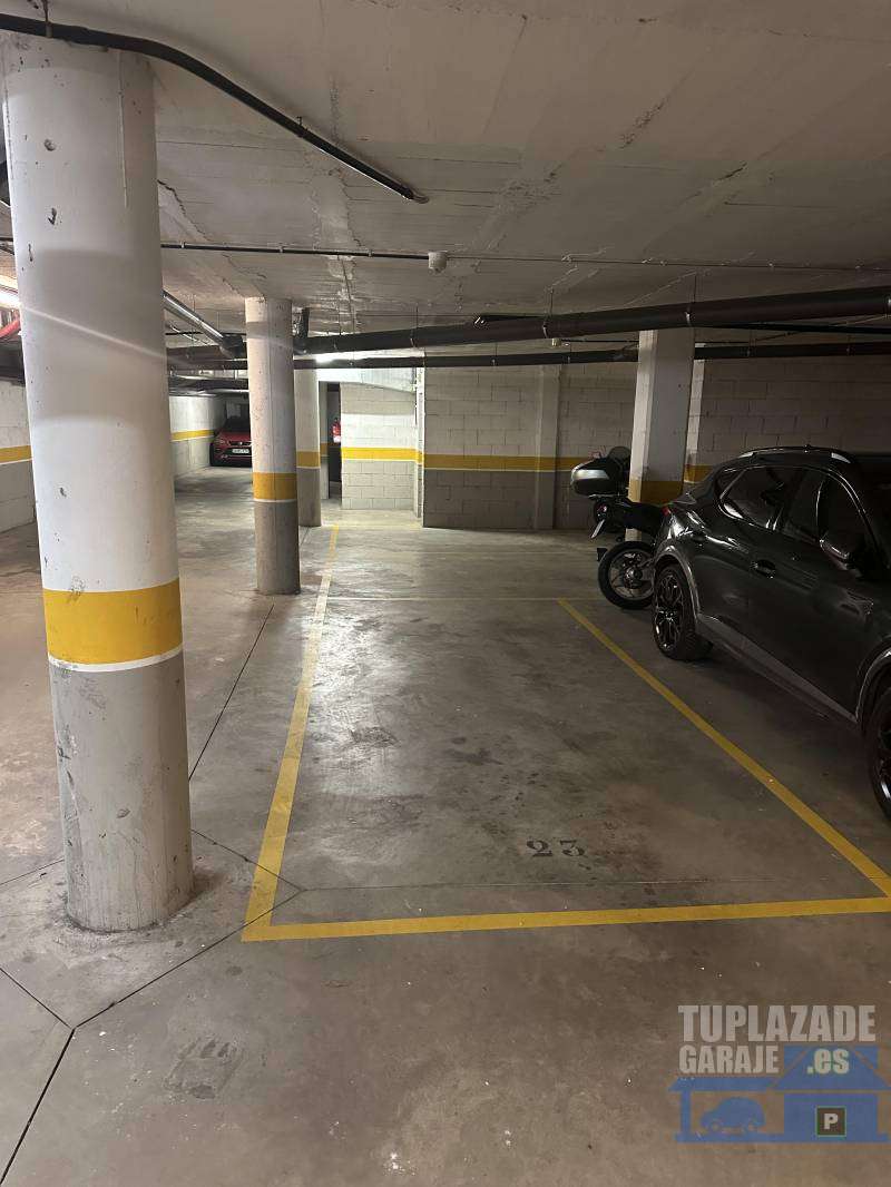 Plaza para coche grande y moto grande en Pardinyes - 7666838251983