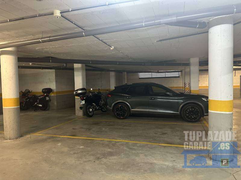 Plaza para coche grande y moto grande en Pardinyes - 7666838251983