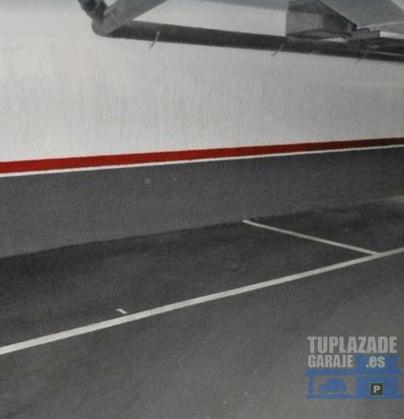 Plaza para coche mediano - 599404681997