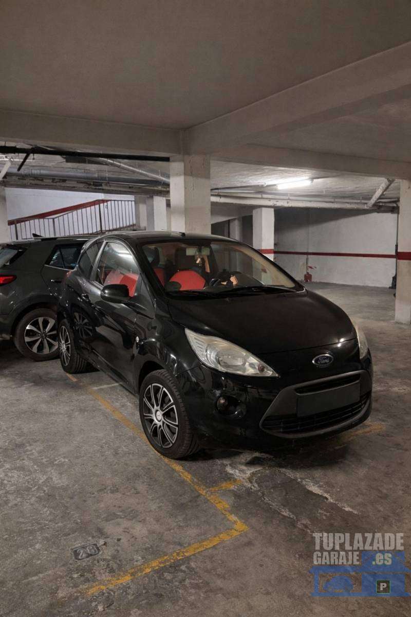 Garaje en venta en Calle Oriente 16 - 8449759462019