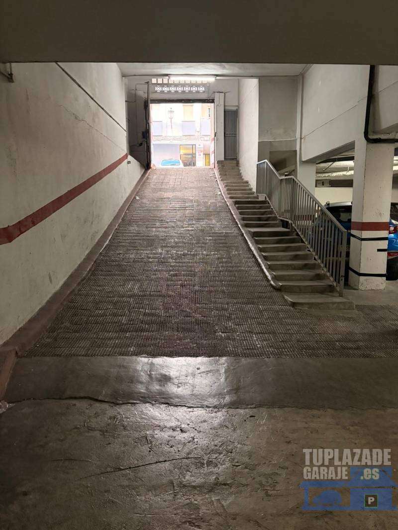 Garaje en venta en Calle Oriente 16 - 8449759462019