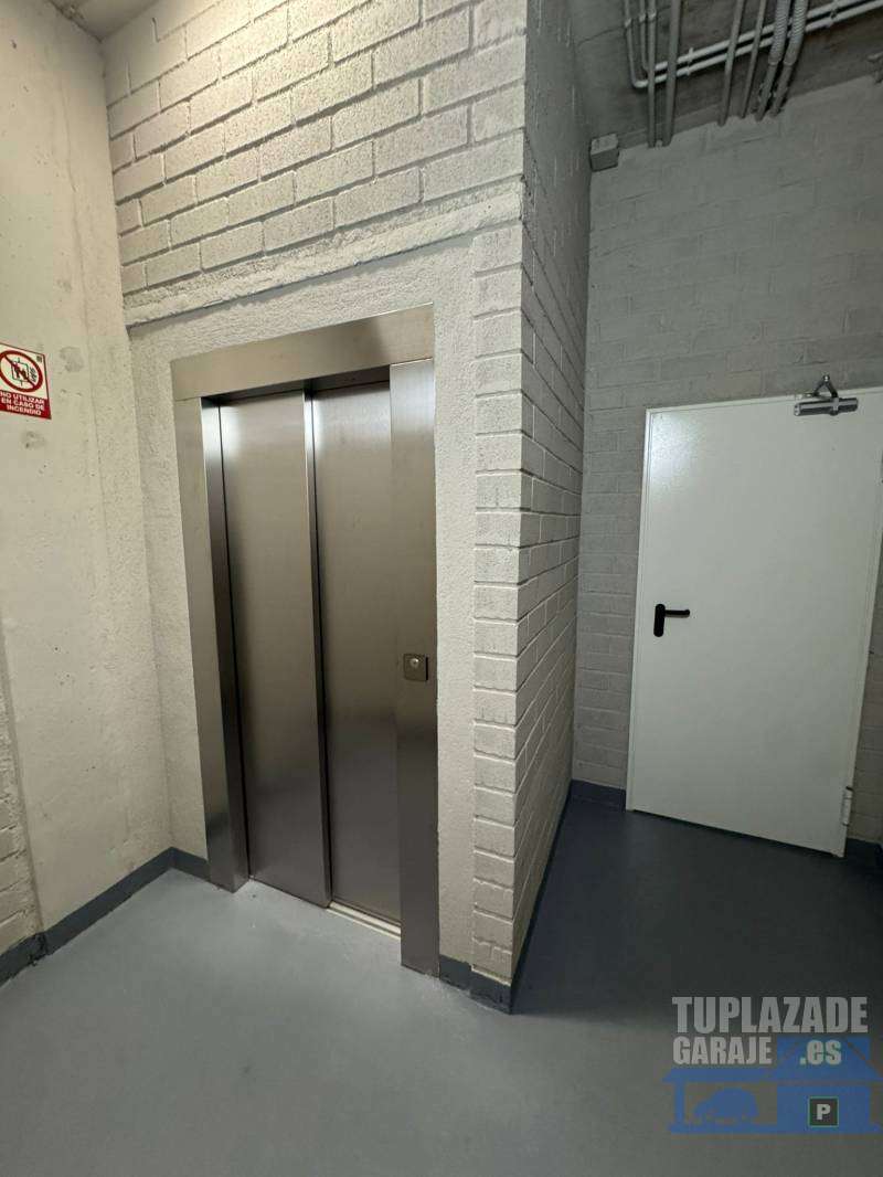 Plaza para varios usos - 052246482023