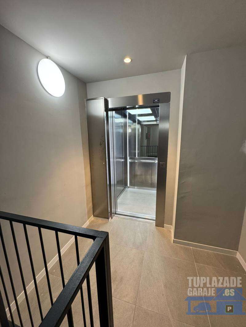 Plaza para varios usos - 052246482023