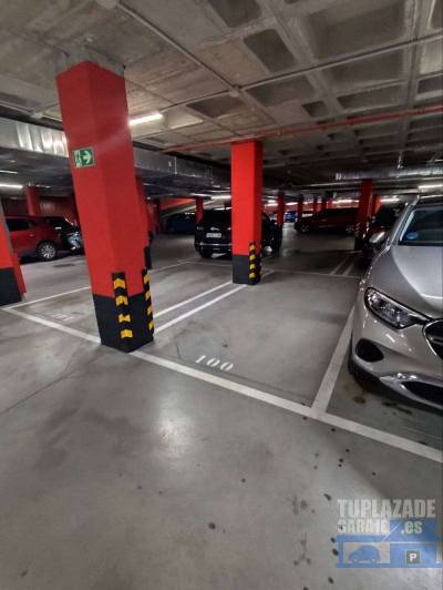 alquilo plaza de garaje en edificio seminuevo (pryconsa) en c/ méndez Álvaro 39.

vigilancia 24h