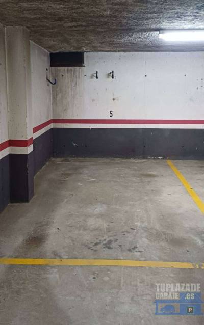 plaza de garaje en zona can serra (barbera del valles), entrada con pequeña rampa a un solo nivel, 