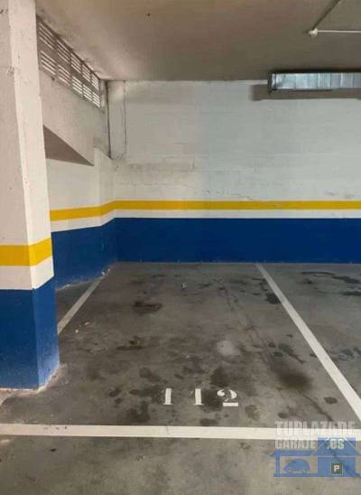 se alquila plaza de garaje en peñacastillo, santander. acceso cómodo y fácil maniobra. disponibil