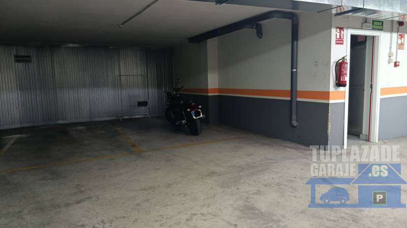 Plaza de Aparcamiento cerca del Mercado de San Enrique - 98786124282090