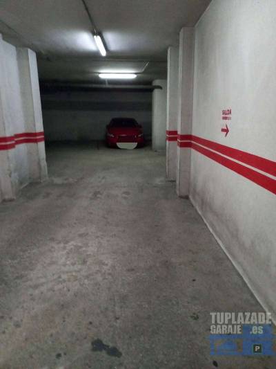 plaza grande, cómoda y con entrada superfácil. situada en planta baja, sin rampas complicadas ni m