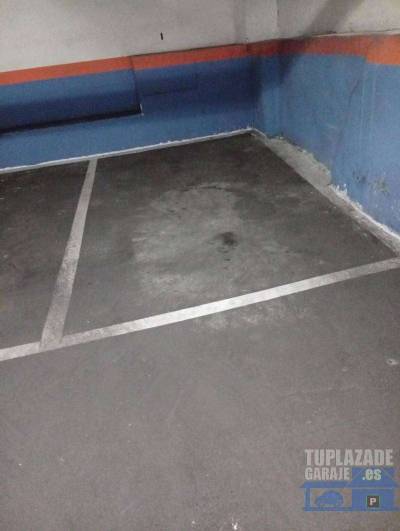 plaza de garaje para coche mediano-pequeño,en calle del águila nº17,zona centro,barrio de palacio
