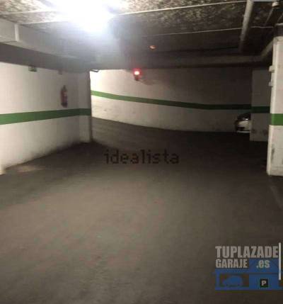 plaza estupenda en finca nueva haciendo esquina con plaza de san ildefonso. portero físico y ascens