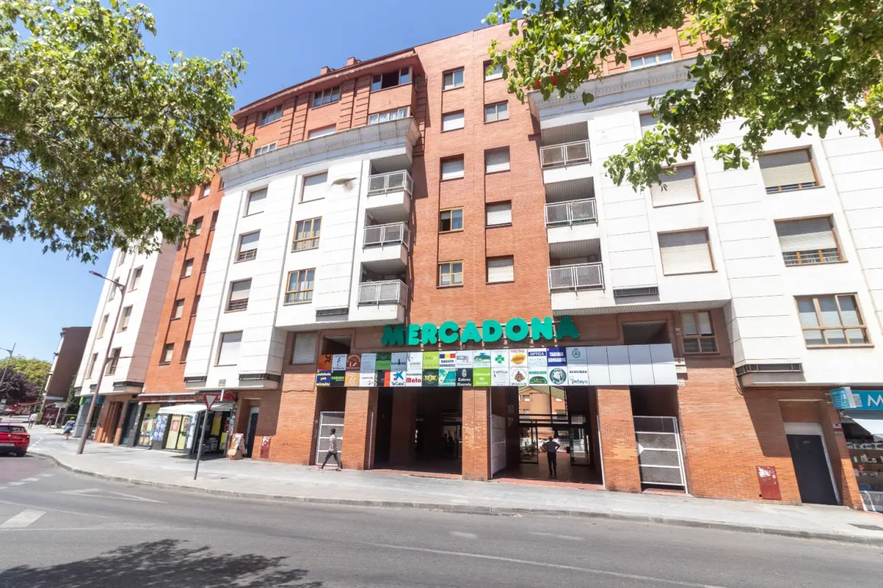 Se alquila plaza de garaje en guadalajara, avenida barcelona, centro comercial la vaguada, Bejanque - R-1354